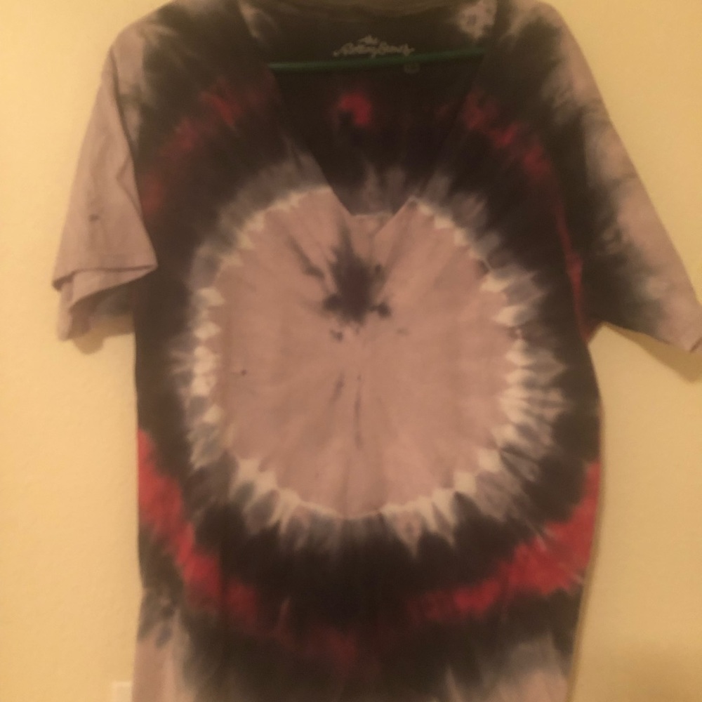 Tie-dye T-shirt with cut out neck